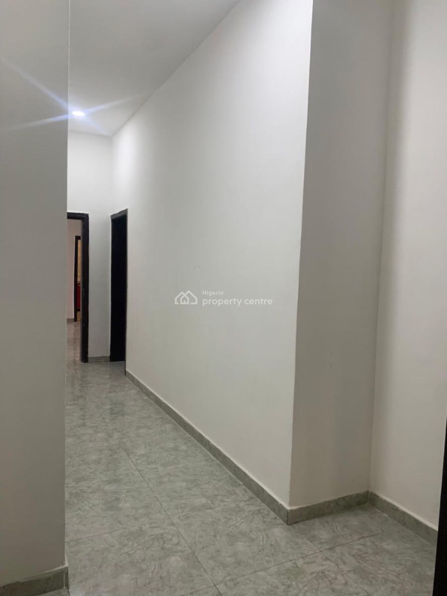 Spacious 4 Bedroom Apartment with Self Contain Bq., Ikota, Lekki, Lagos, Flat / Apartment for Rent