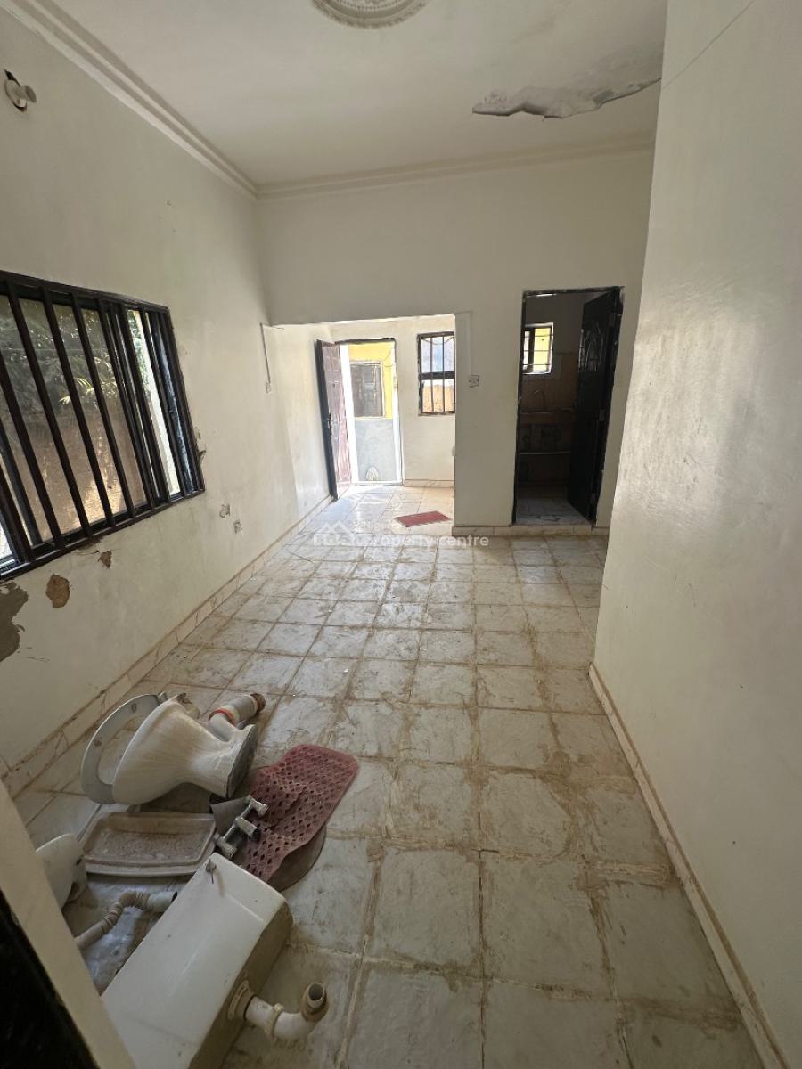 One Bedroom Apartment in a Serene Environment, 5th Avenue Gwarinpa, Gwarinpa, Abuja, Flat / Apartment for Rent