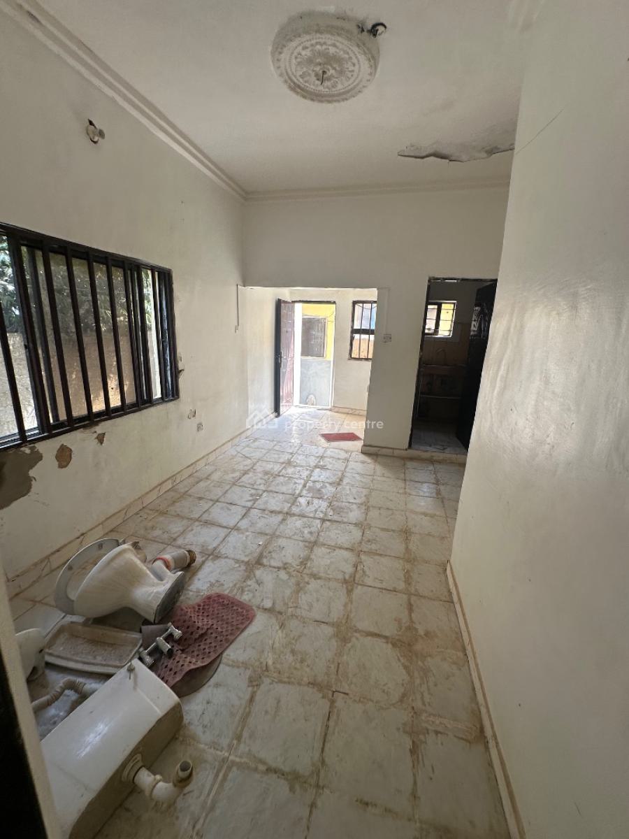 One Bedroom Apartment in a Serene Environment, 5th Avenue Gwarinpa, Gwarinpa, Abuja, Flat / Apartment for Rent