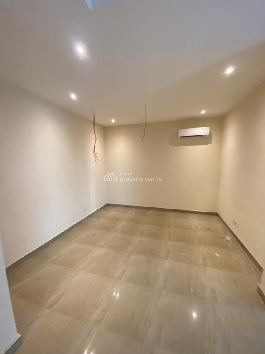 Brand New (3) Bedroom Apartment with a Room Boys Quarter, Lekki Phase 1, Lekki, Lagos, Flat / Apartment for Rent