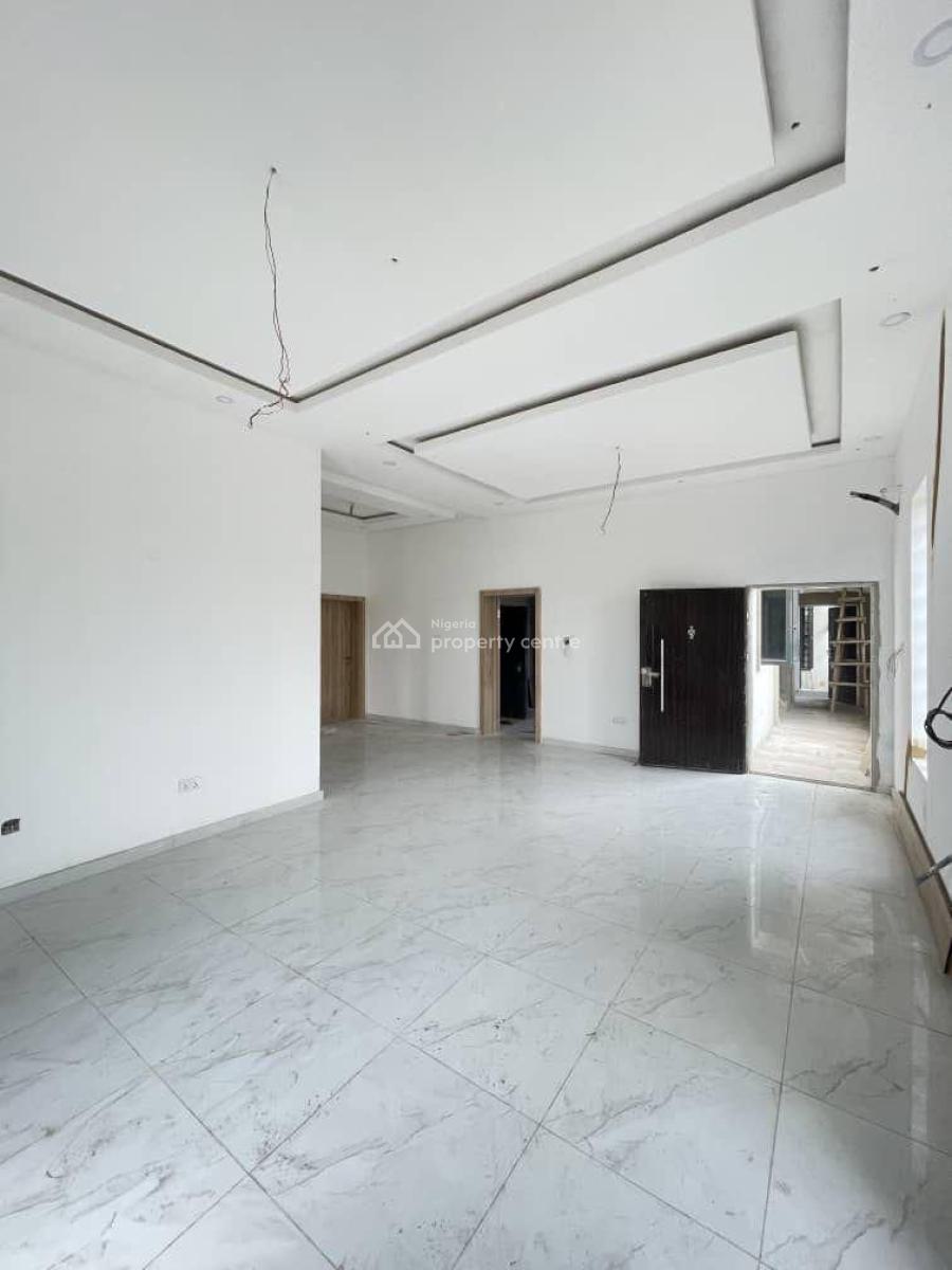 Spacious Built 3 Bedroom Apartments with a Room Bq..., Yaba, Lagos, Flat / Apartment for Sale