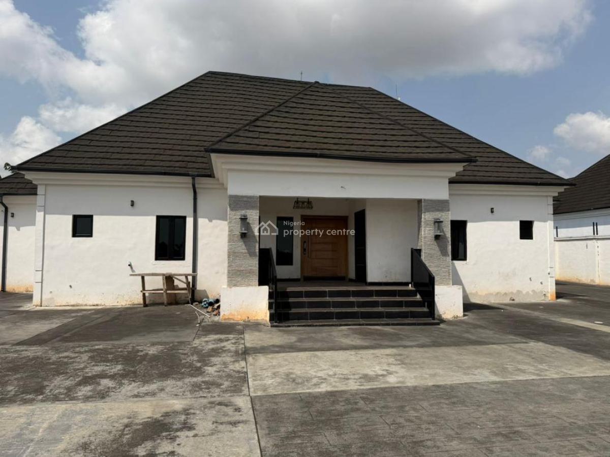 Standard 5bedroom, Irhirhi,off Airport Road, Benin, Oredo, Edo, Detached Bungalow for Sale
