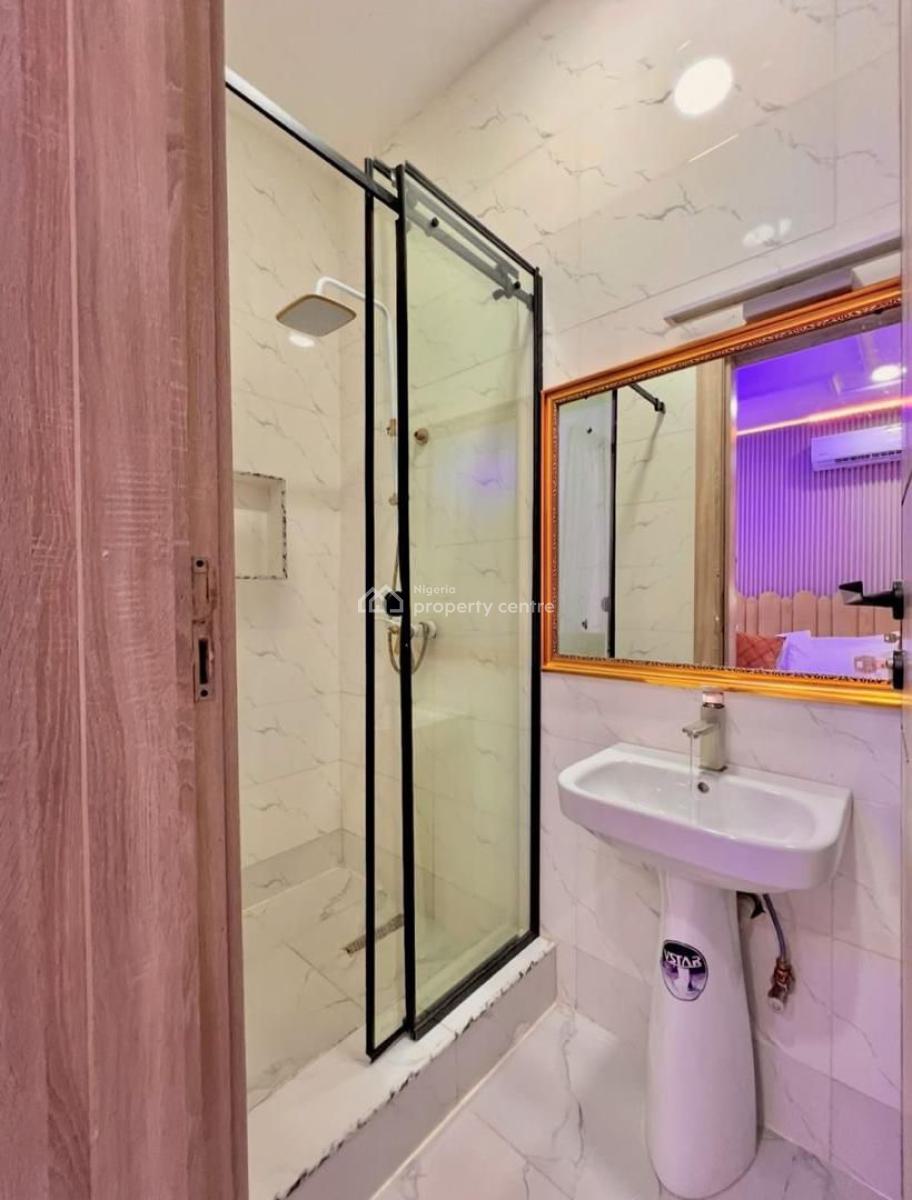 3 Bedroom Apartment at Lekki Phase -, Freedom Way, Lekki Phase 1, Lekki, Lagos, Flat / Apartment Short Let