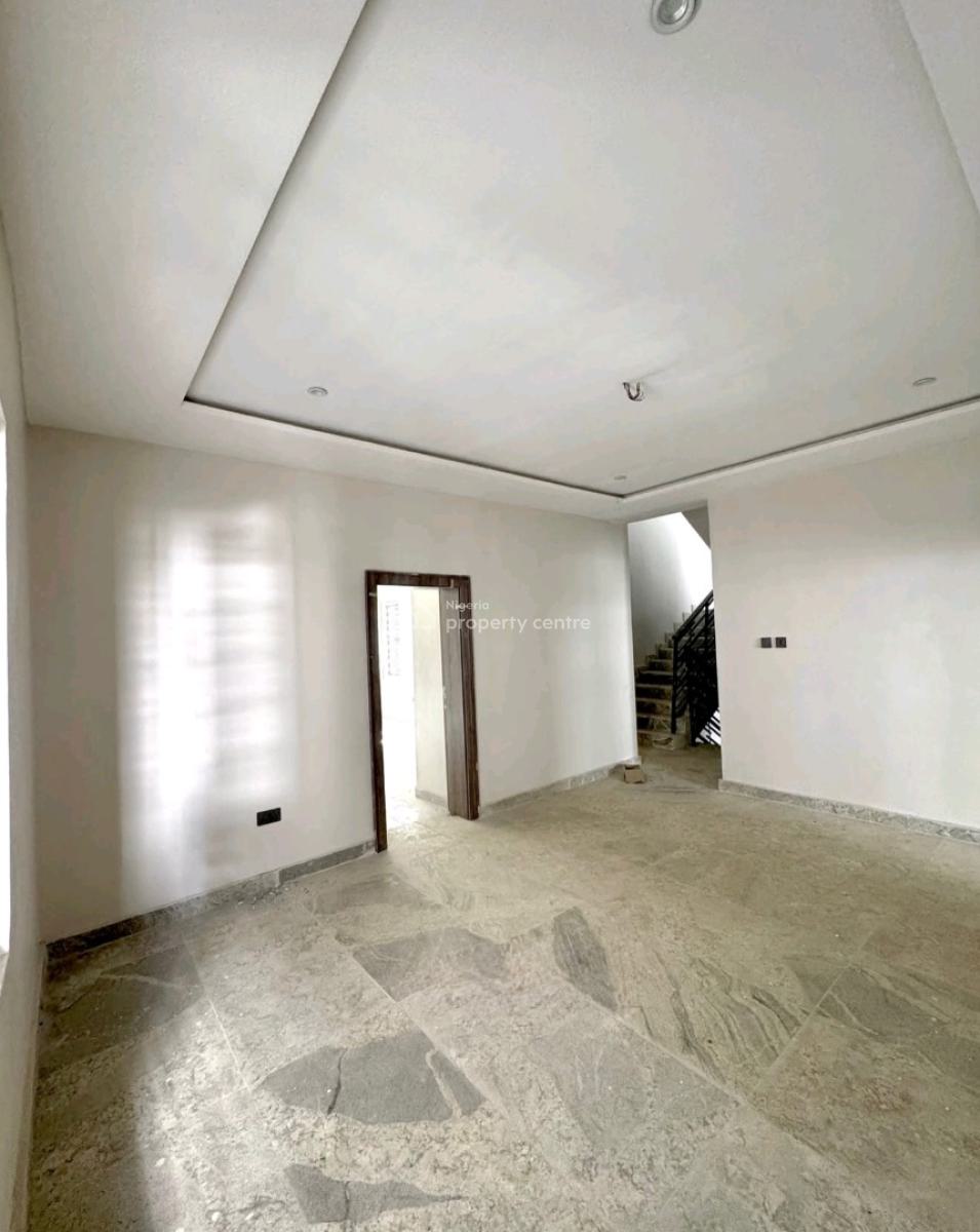 Spacious 5-bedroom Detached Duplex with Bq  Location: Lifec, Life Camp, Abuja, House for Sale