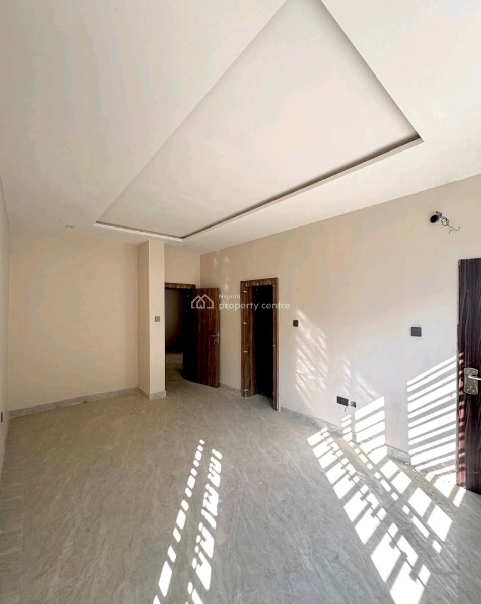 Spacious 5-bedroom Detached Duplex with Bq  Location: Lifec, Life Camp, Abuja, House for Sale