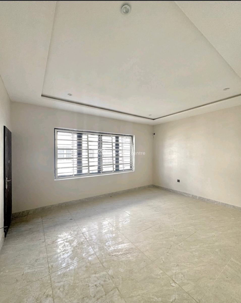 Spacious 5-bedroom Detached Duplex with Bq  Location: Lifec, Life Camp, Abuja, House for Sale