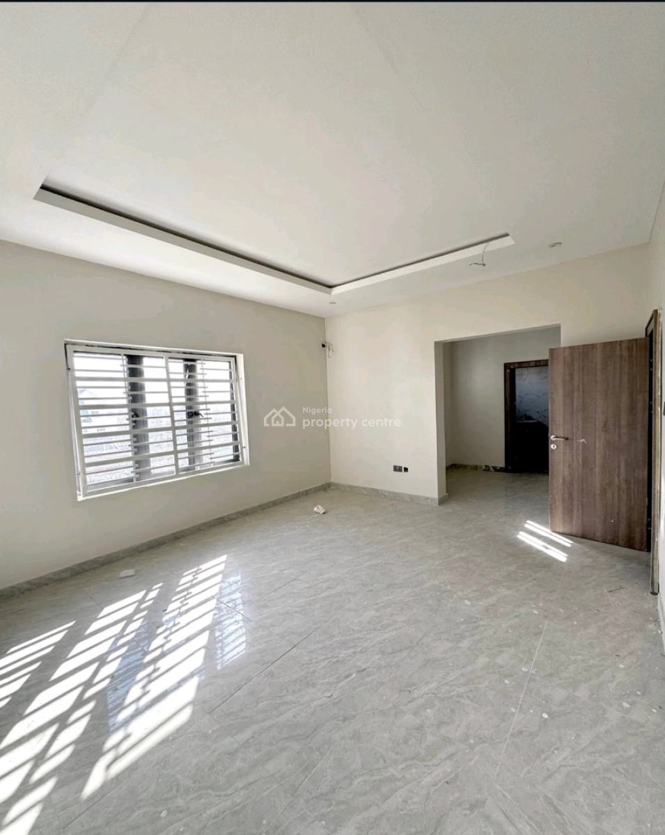 Spacious 5-bedroom Detached Duplex with Bq  Location: Lifec, Life Camp, Abuja, House for Sale