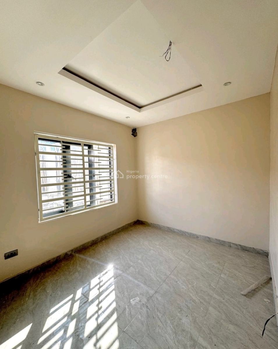 Spacious 5-bedroom Detached Duplex with Bq  Location: Lifec, Life Camp, Abuja, House for Sale