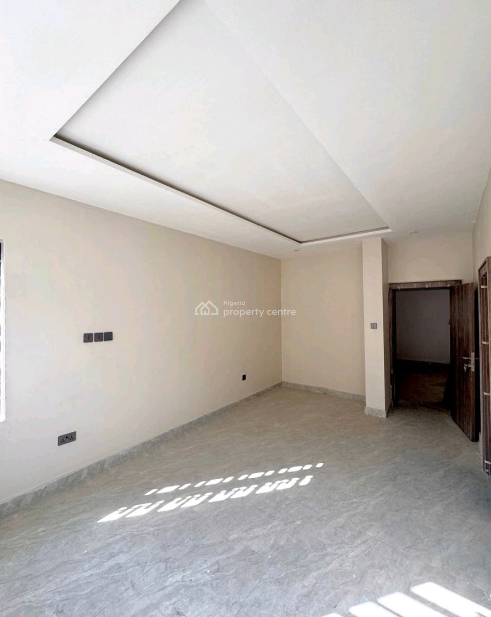 Spacious 5-bedroom Detached Duplex with Bq  Location: Lifec, Life Camp, Abuja, House for Sale
