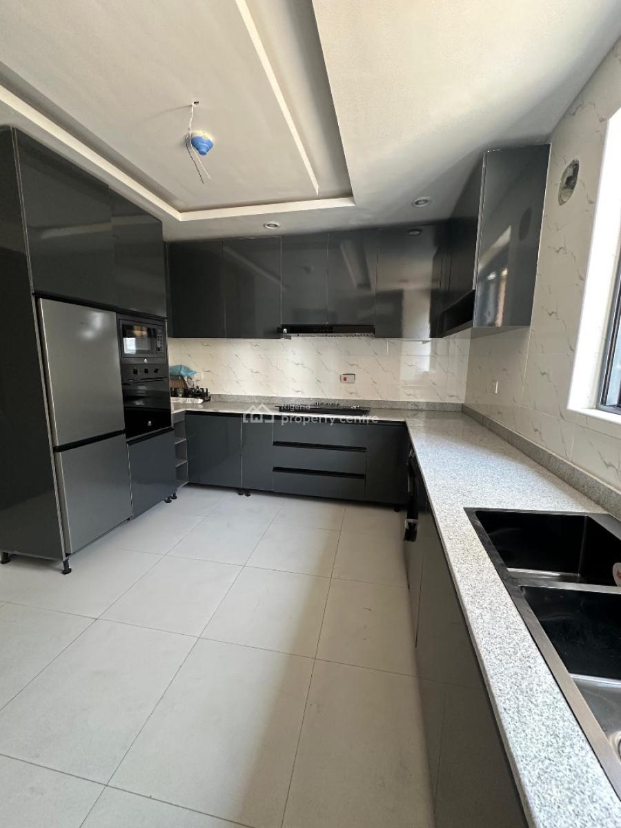 Luxury Spacious 2 Bedroom Apartment with Elevator, Lekki Phase 1, Lekki, Lagos, Flat / Apartment for Sale