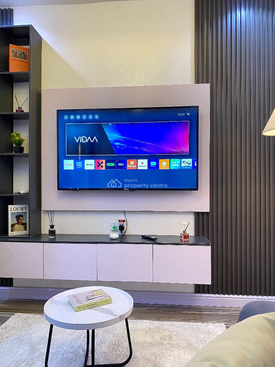 Stylish 1 Bedroom Apartment with Balcony, Yaba, Lagos, Flat / Apartment Short Let