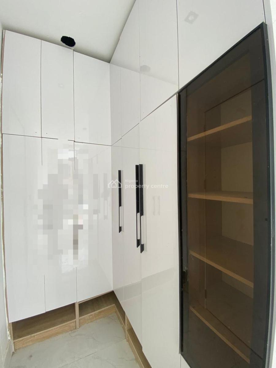 Well-designed 2-bedroom Apartment with Pool in a Secure Estate, Lekki, Lagos, Flat / Apartment for Sale