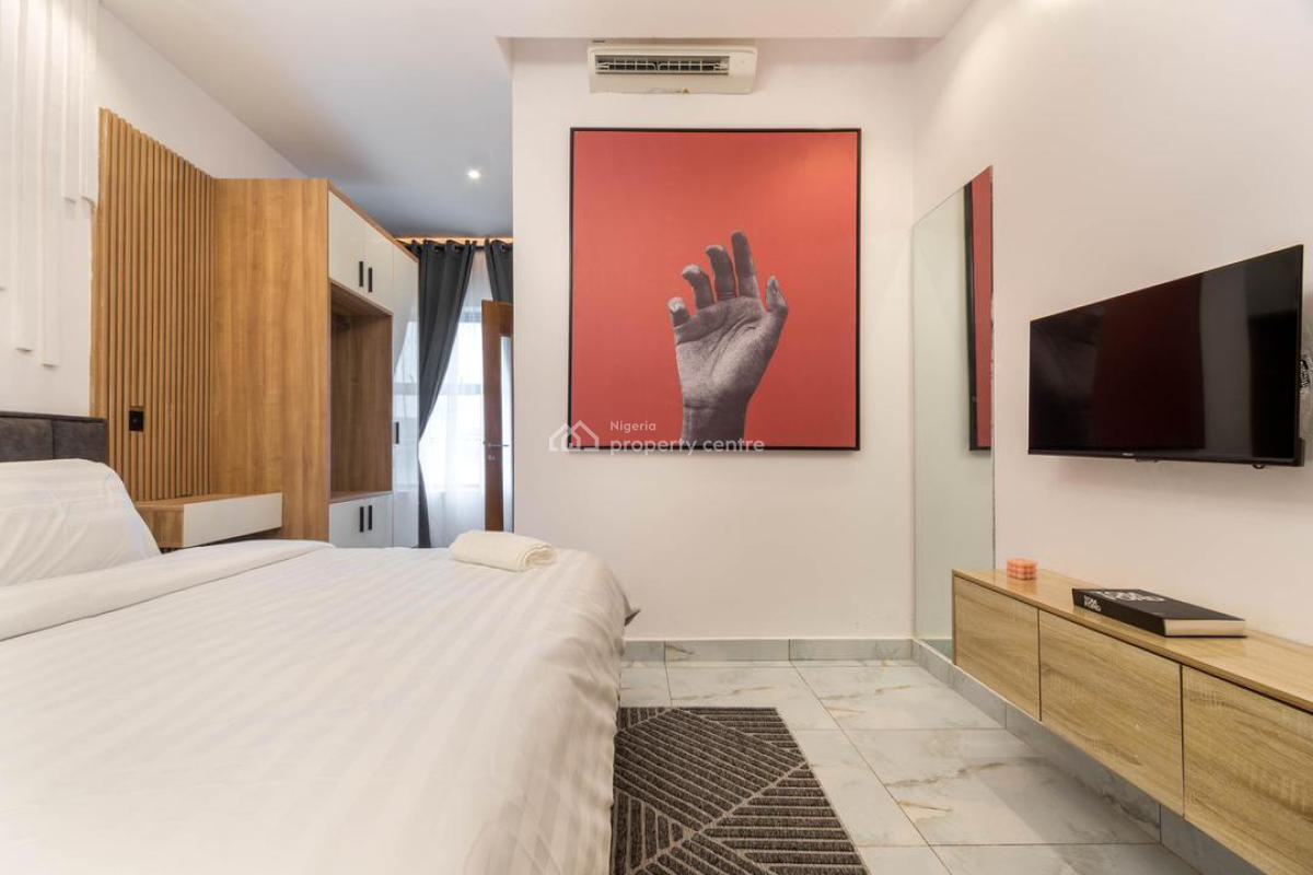 Grand Luxury 2 Bedrooms with Swimming Pool with Top-notch Amenities, Lekki Phase 1, Lekki, Lagos, Flat / Apartment Short Let