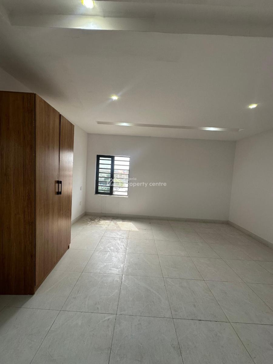 Fully Serviced 2-bedroom Apartment with Swimming Pool, Gym & Elevator, Lekki Phase 1, Lekki, Lagos, Flat / Apartment for Sale