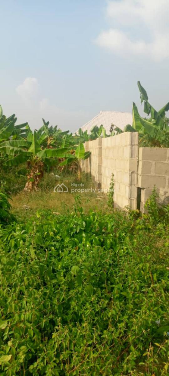 a Plot of Land Selling in Ikorodu, Beside Stadium Road, Igbogbo, Ikorodu, Lagos, Mixed-use Land for Sale