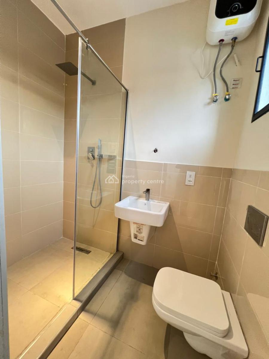 Service 3bedroom Flat with Gym and Swimming Pool, Lekki Phase 1, Lekki, Lagos, Flat / Apartment for Rent