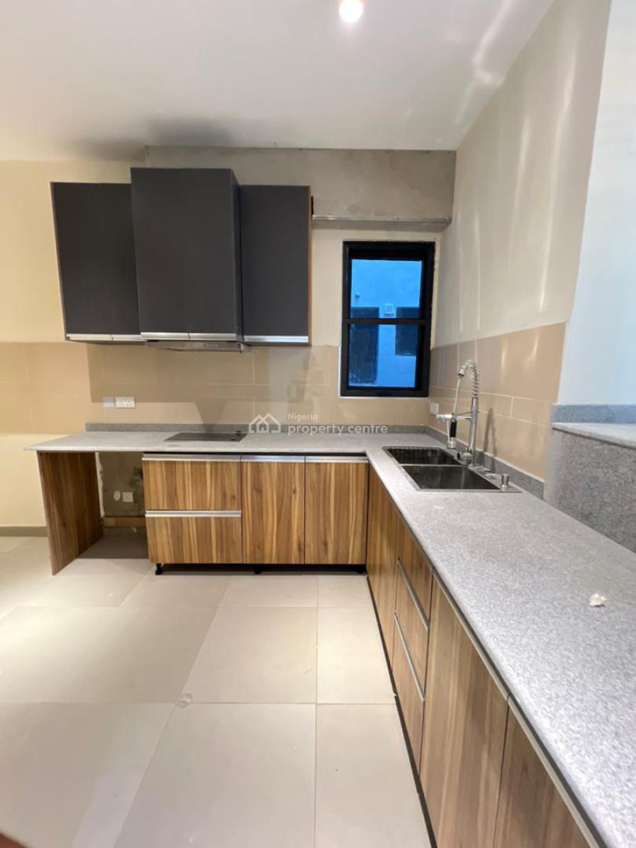 Service 3bedroom Flat with Gym and Swimming Pool, Lekki Phase 1, Lekki, Lagos, Flat / Apartment for Rent