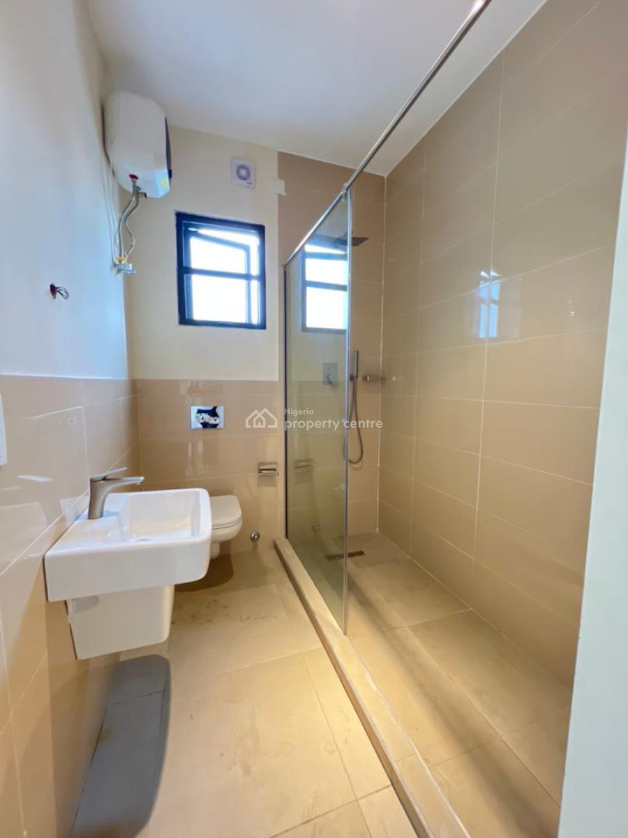 Service 3bedroom Flat with Gym and Swimming Pool, Lekki Phase 1, Lekki, Lagos, Flat / Apartment for Rent