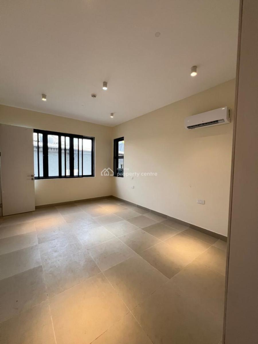 Service 3bedroom Flat with Gym and Swimming Pool, Lekki Phase 1, Lekki, Lagos, Flat / Apartment for Rent