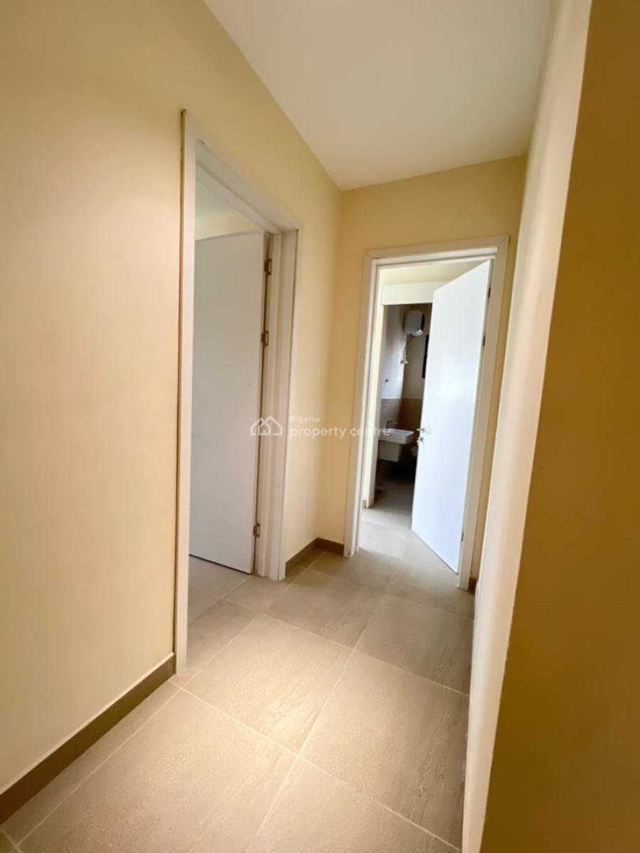 Service 3bedroom Flat with Gym and Swimming Pool, Lekki Phase 1, Lekki, Lagos, Flat / Apartment for Rent