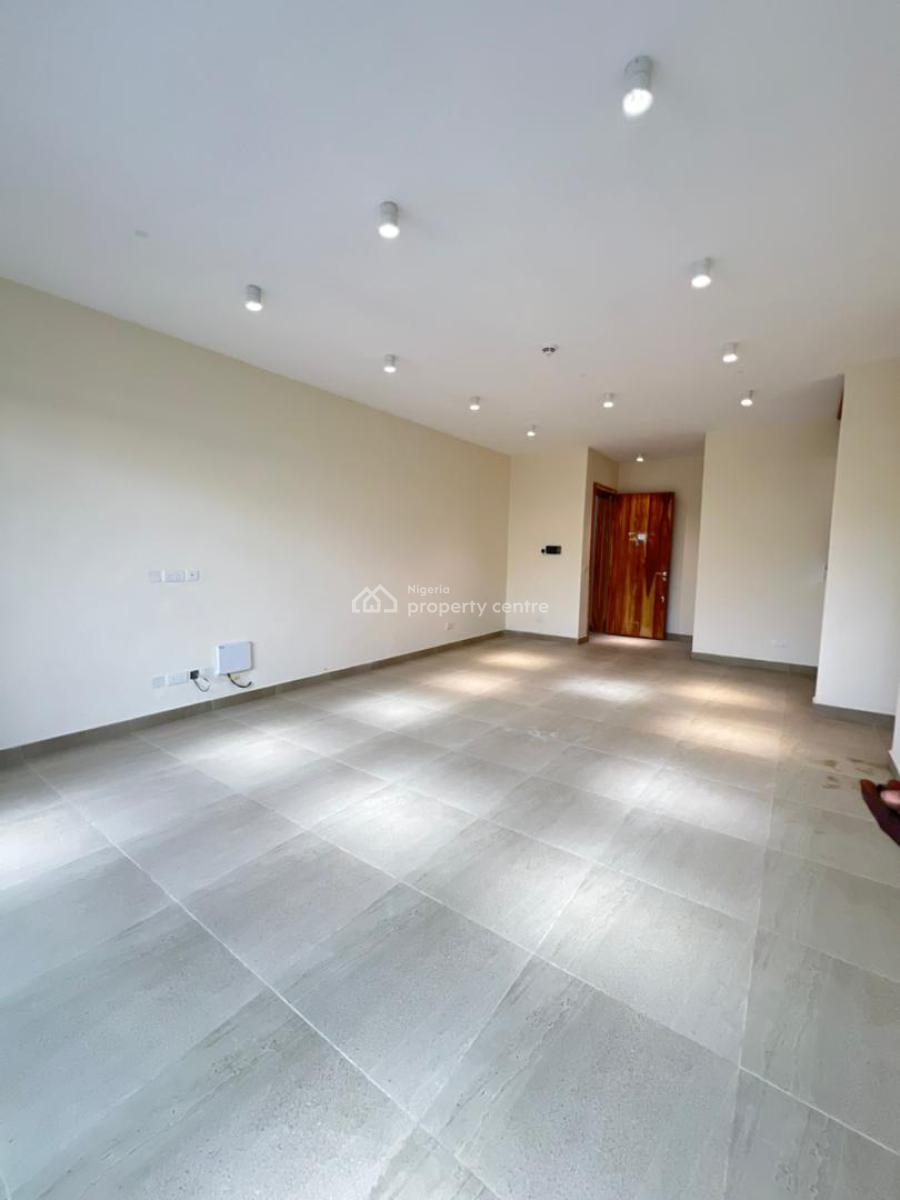 Service 3bedroom Flat with Gym and Swimming Pool, Lekki Phase 1, Lekki, Lagos, Flat / Apartment for Rent