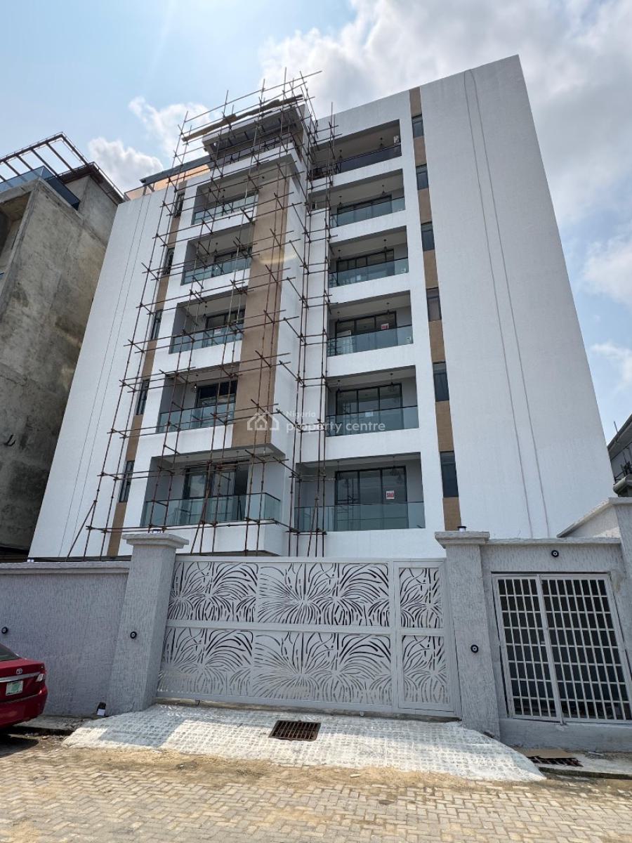 Spacious  2  Bedroom Apartment with Elevator & Gym, Lekki Phase 1, Lekki, Lagos, Flat / Apartment for Sale