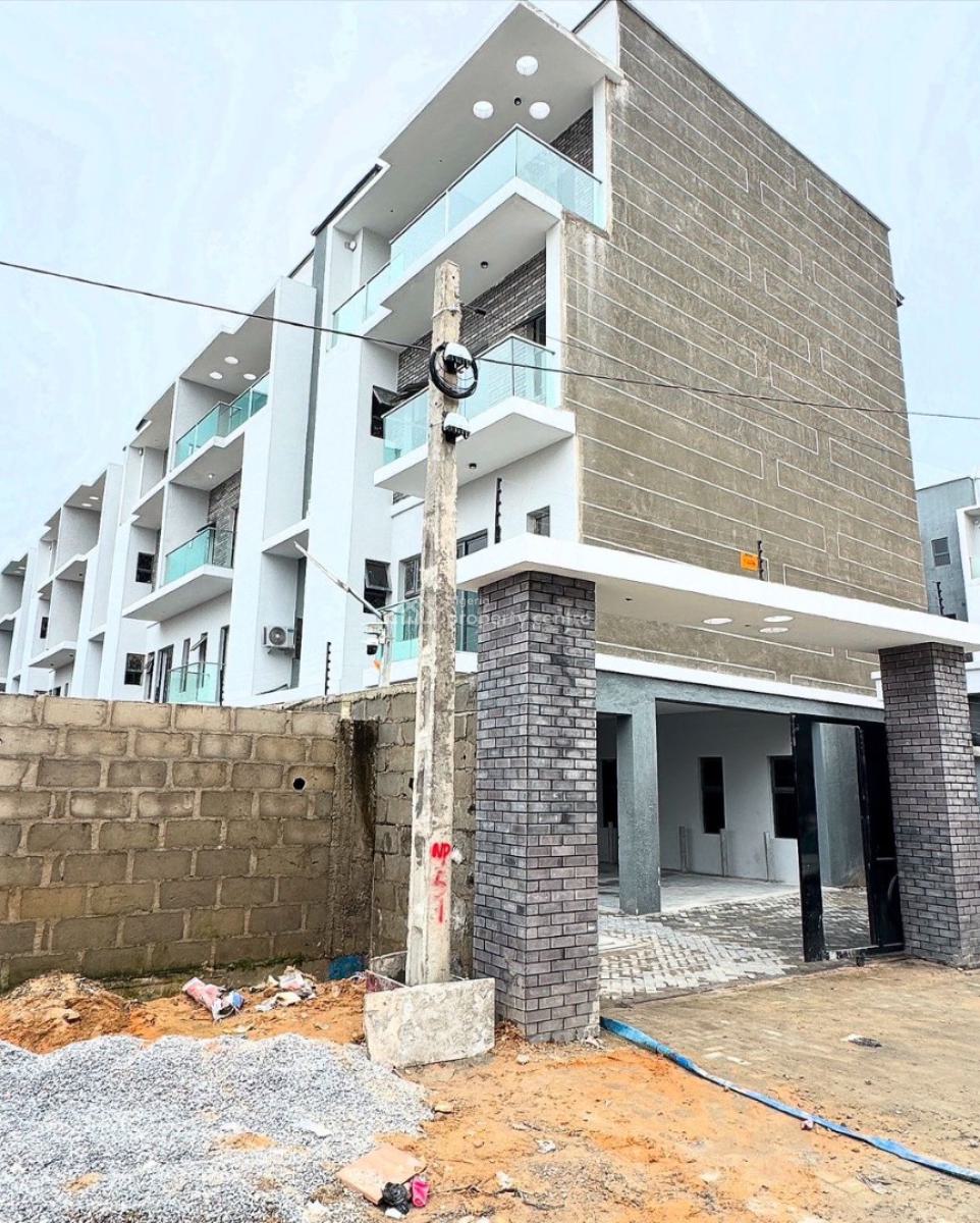 Spacious 2 Bedroom Maisonette in a Well Secure Location, Lekki Phase 1, Lekki, Lagos, Flat / Apartment for Sale
