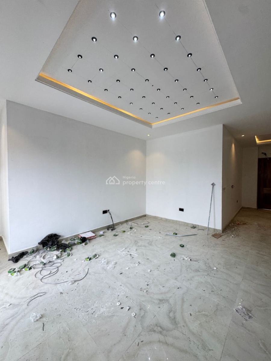 Spacious 2 Bedroom Maisonette in a Well Secure Location, Lekki Phase 1, Lekki, Lagos, Flat / Apartment for Sale