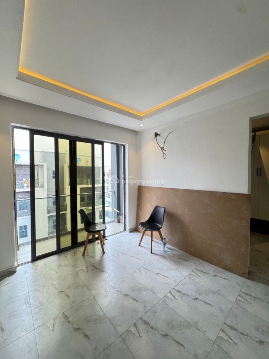 Spacious 2 Bedroom Maisonette in a Well Secure Location, Lekki Phase 1, Lekki, Lagos, Flat / Apartment for Sale