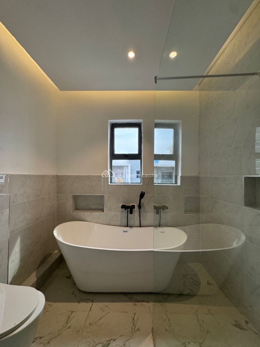 Spacious 2 Bedroom Maisonette in a Well Secure Location, Lekki Phase 1, Lekki, Lagos, Flat / Apartment for Sale