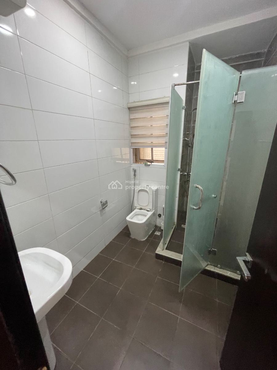 Luxury Spacious 3bed Apartment with a Bq Going As Unfurnished, Lekki Right Inside an Estate, Lekki Phase 1, Lekki, Lagos, Flat / Apartment for Rent