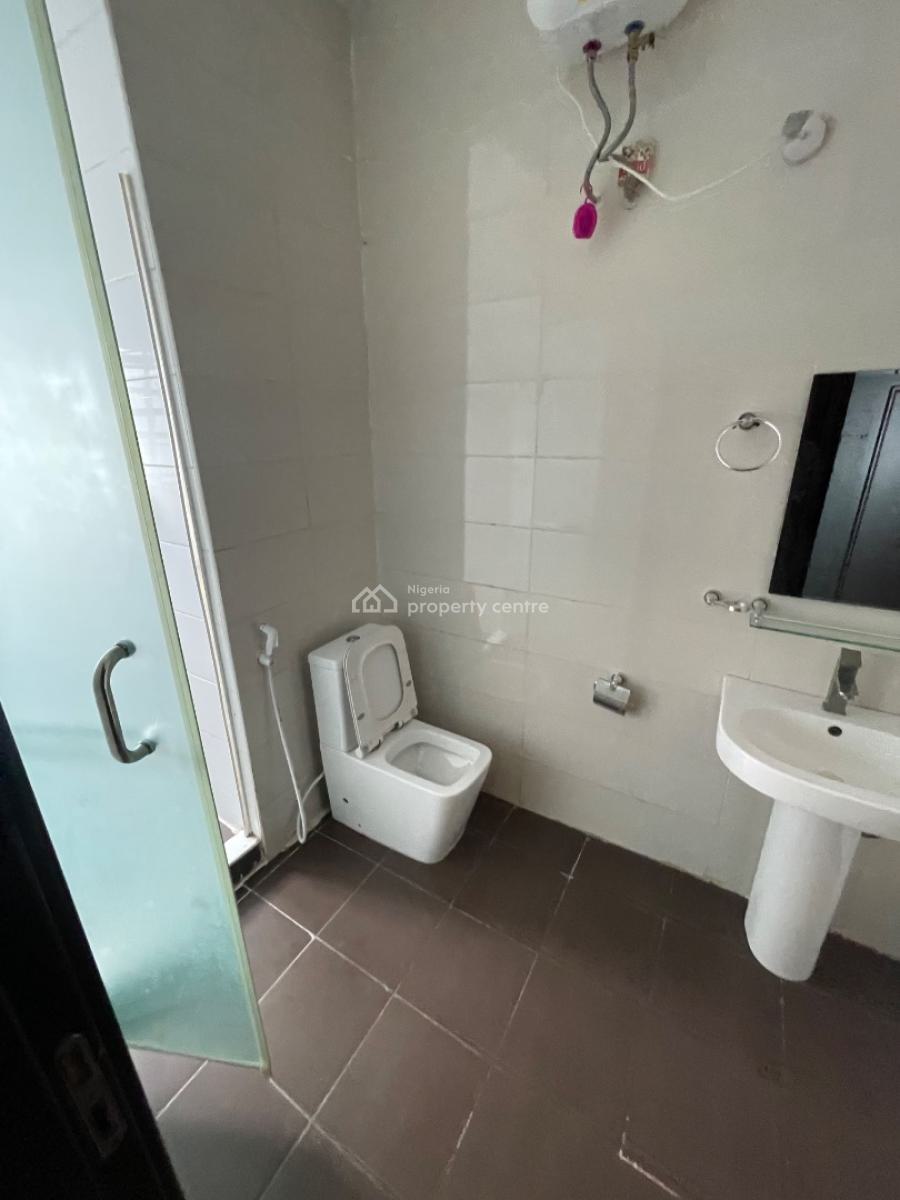 Luxury Spacious 3bed Apartment with a Bq Going As Unfurnished, Lekki Right Inside an Estate, Lekki Phase 1, Lekki, Lagos, Flat / Apartment for Rent