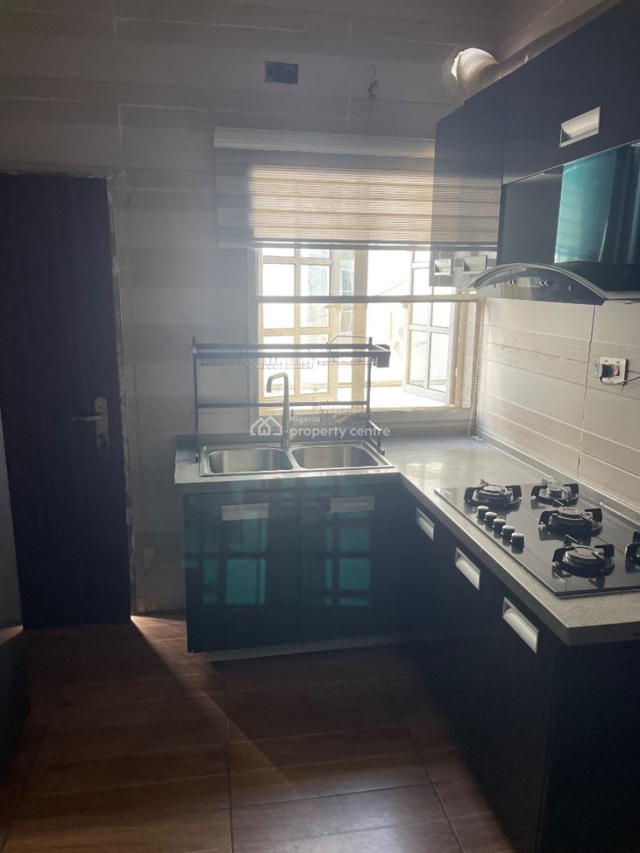 Luxury Spacious 3bed Apartment with a Bq Going As Unfurnished, Lekki Right Inside an Estate, Lekki Phase 1, Lekki, Lagos, Flat / Apartment for Rent