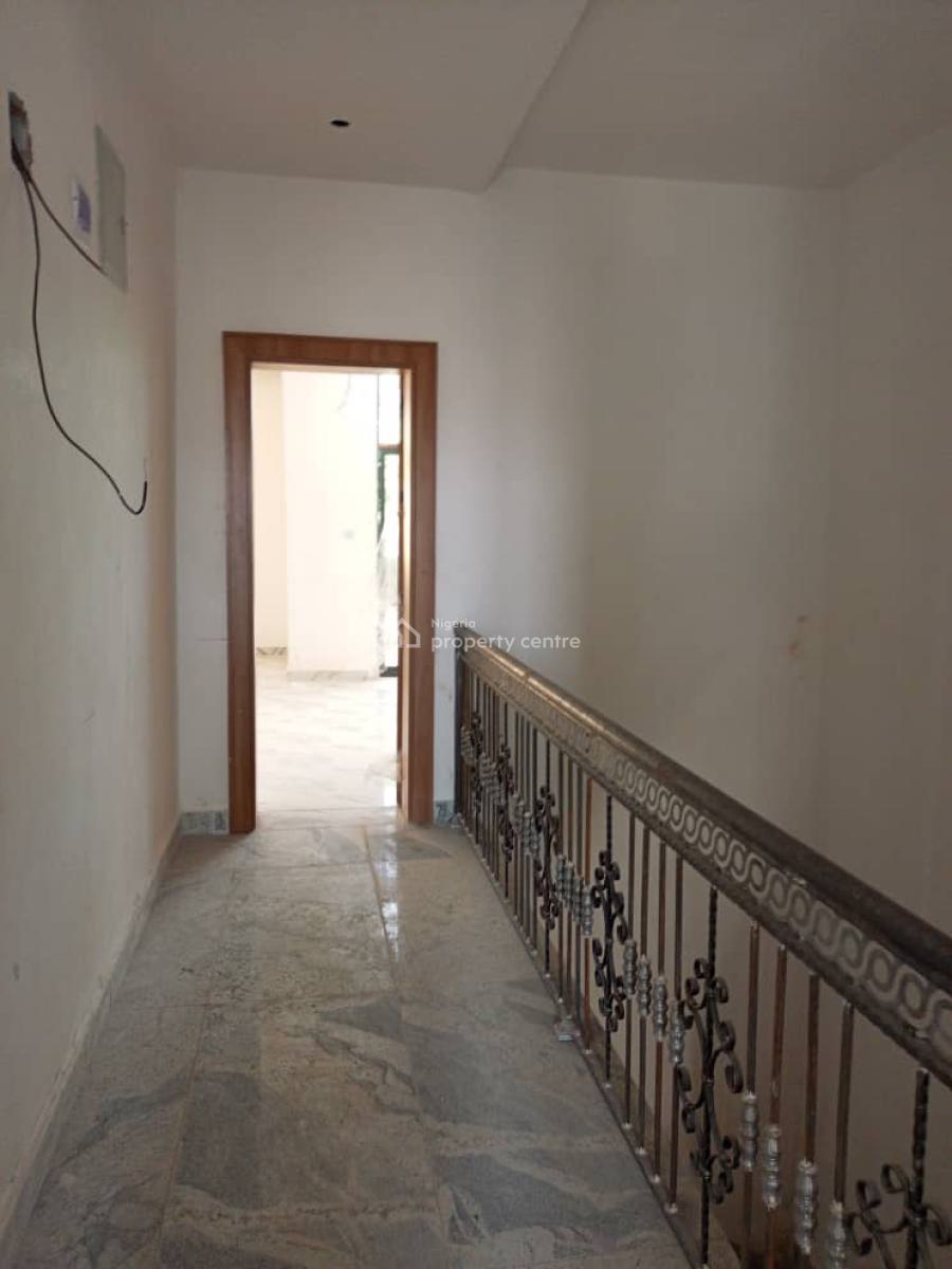 5bedroom Triplex +bq, Asokoro District, Abuja, Terraced Duplex for Sale