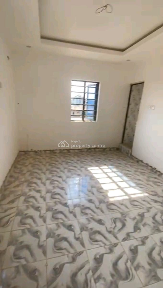 2 Nos of Spacious 2bedroom Upflat  All Room En-suite for Lease, Aran Orin Street, Ifako, Gbagada, Lagos, Flat / Apartment for Sale