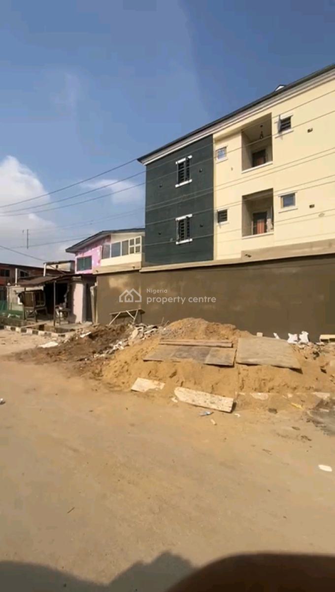 2 Nos of Spacious 2bedroom Upflat  All Room En-suite for Lease, Aran Orin Street, Ifako, Gbagada, Lagos, Flat / Apartment for Sale