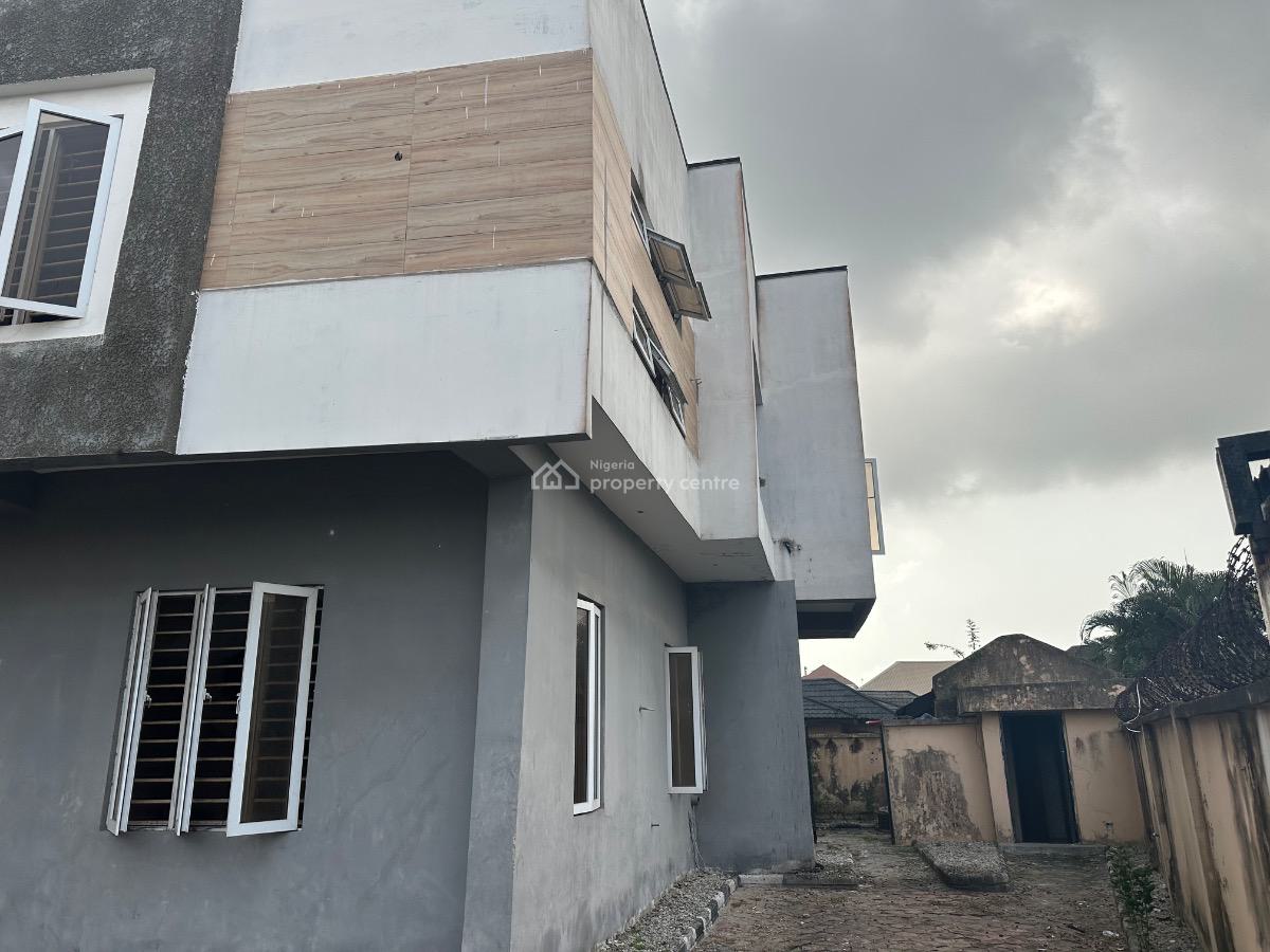 Distress: a Mini Estate with 8 Units of 3 Bed Duplex, Ajiran, Agungi, Lekki, Lagos, Terraced Duplex for Sale