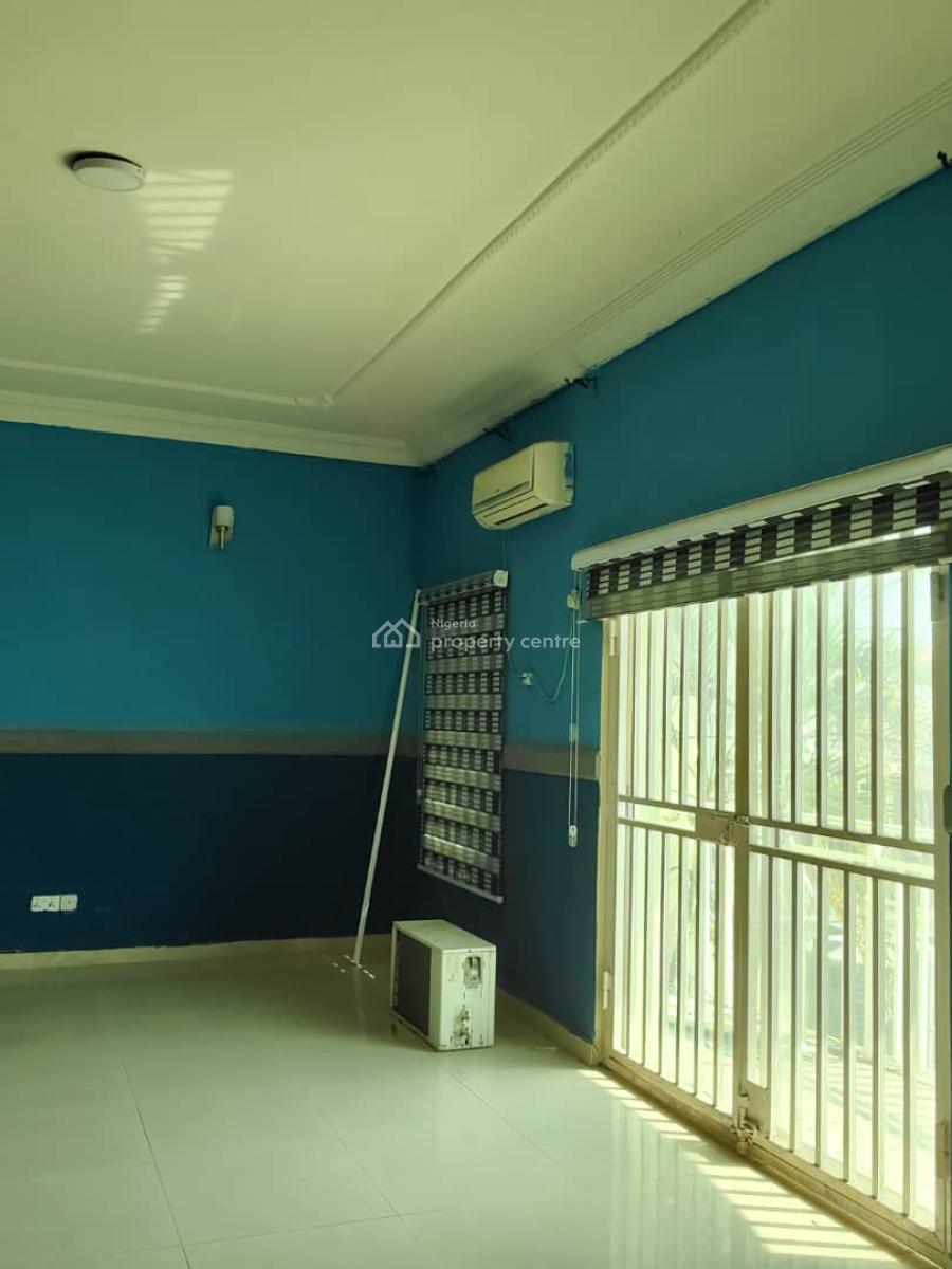 Exquisite Spacious 3 Bedroom Apartment, Lekki Phase 1, Lekki, Lagos, Commercial Property for Rent