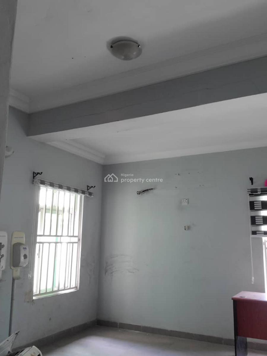Exquisite Spacious 3 Bedroom Apartment, Lekki Phase 1, Lekki, Lagos, Commercial Property for Rent