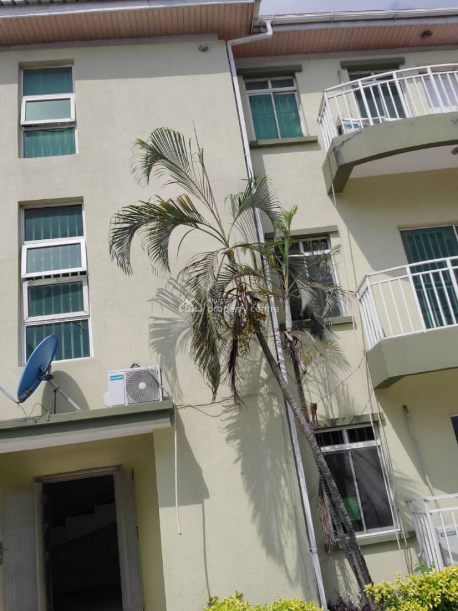 Exquisite Spacious 3 Bedroom Apartment, Lekki Phase 1, Lekki, Lagos, Commercial Property for Rent