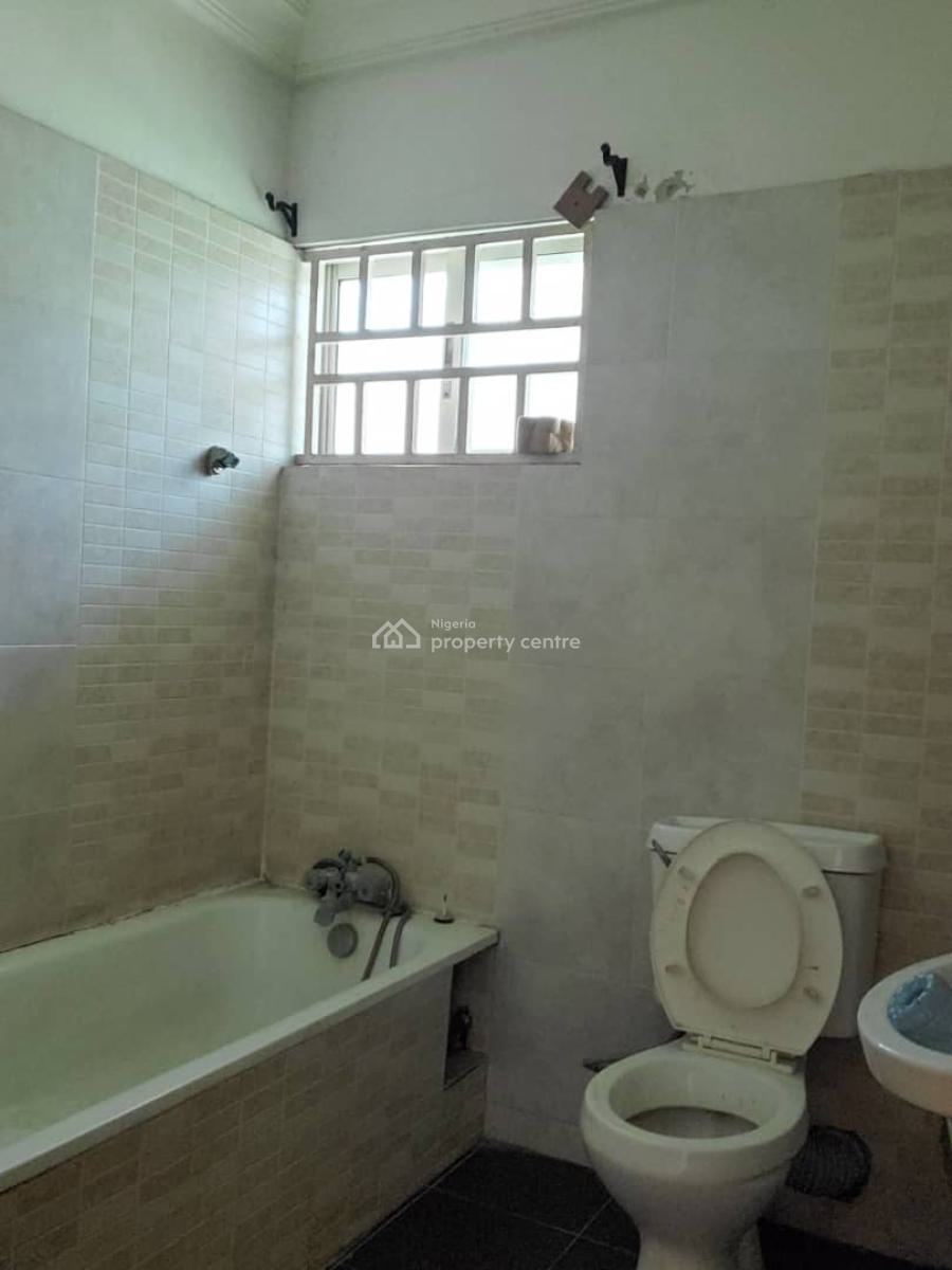 Exquisite Spacious 3 Bedroom Apartment, Lekki Phase 1, Lekki, Lagos, Commercial Property for Rent