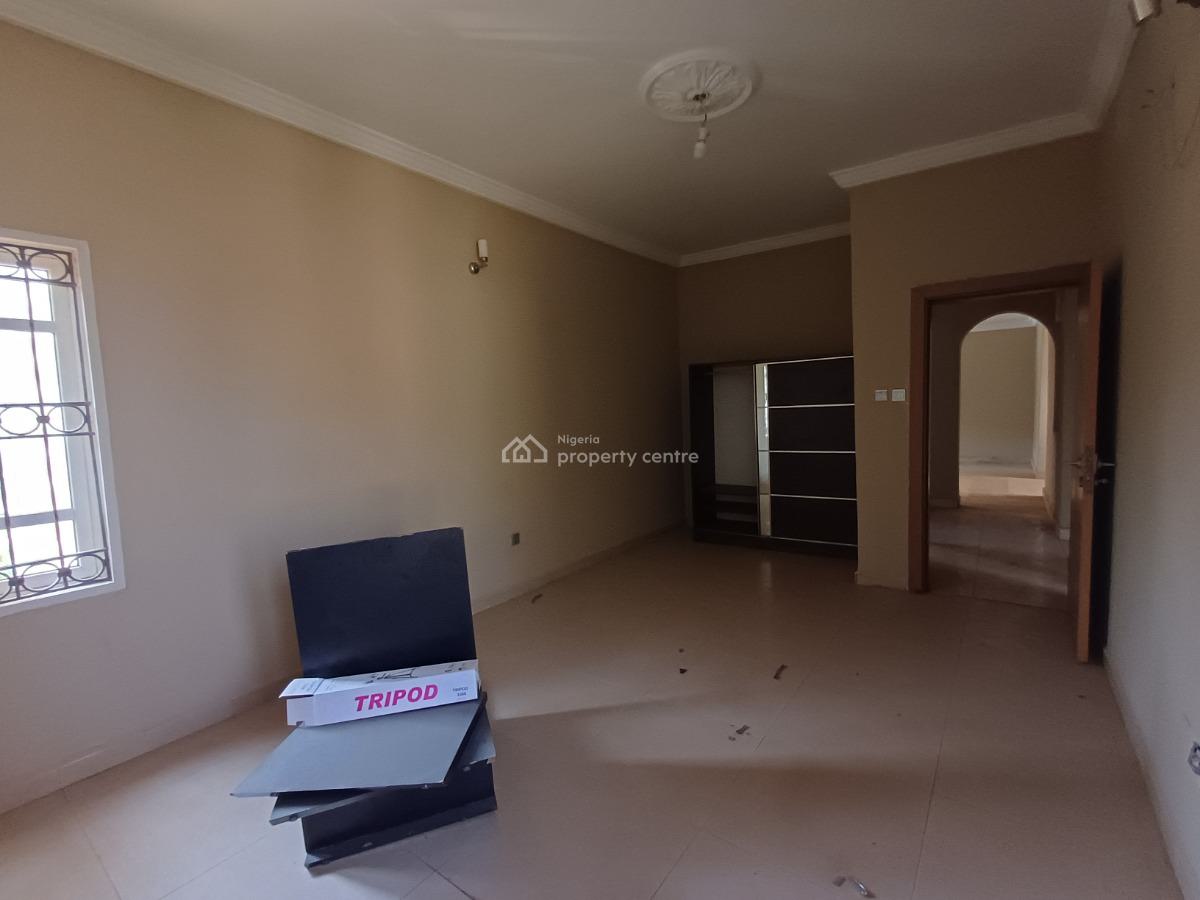 Lovely 3 Bedroom Flat with Bq in a Serene Neighborhood, Mabushi, Abuja, Flat / Apartment for Rent
