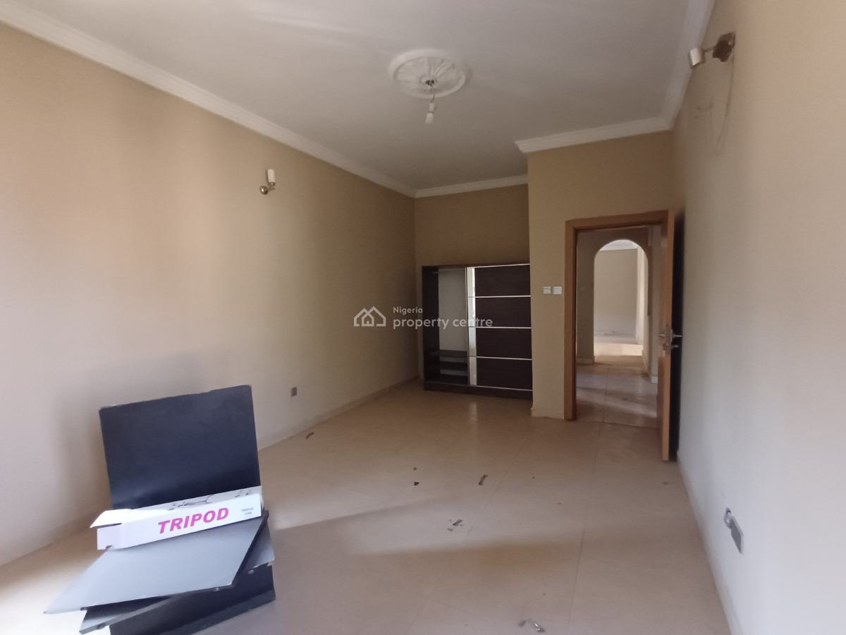 Lovely 3 Bedroom Flat with Bq in a Serene Neighborhood, Mabushi, Abuja, Flat / Apartment for Rent