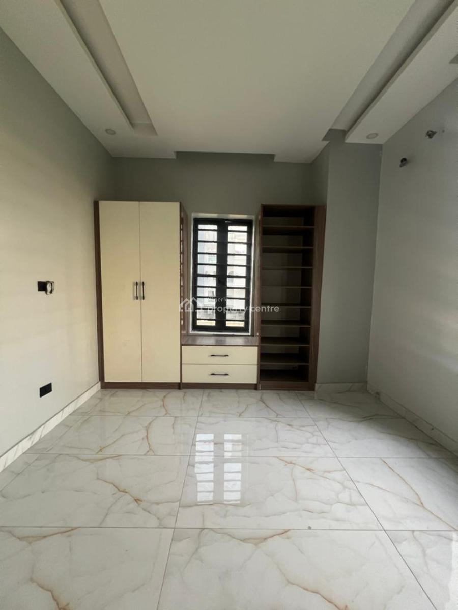 2 Bedroom Apartment, Lekki Phase 1, Lekki, Lagos, Flat / Apartment for Sale