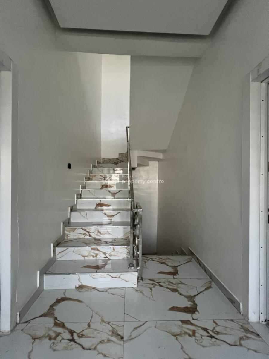 2 Bedroom Apartment, Lekki Phase 1, Lekki, Lagos, Flat / Apartment for Sale