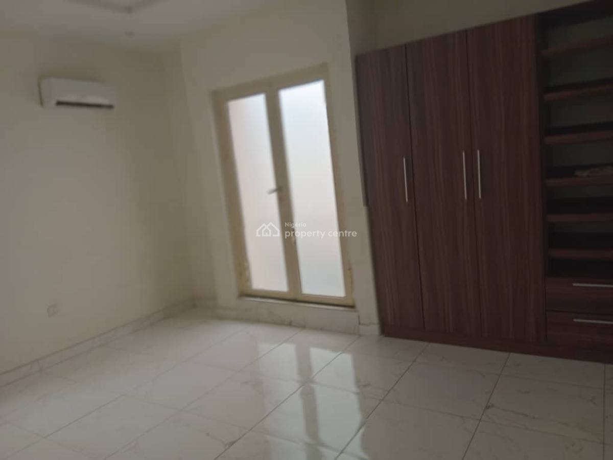 2 Bedroom Flat, Lekki Phase 1, Lekki, Lagos, Flat / Apartment for Rent