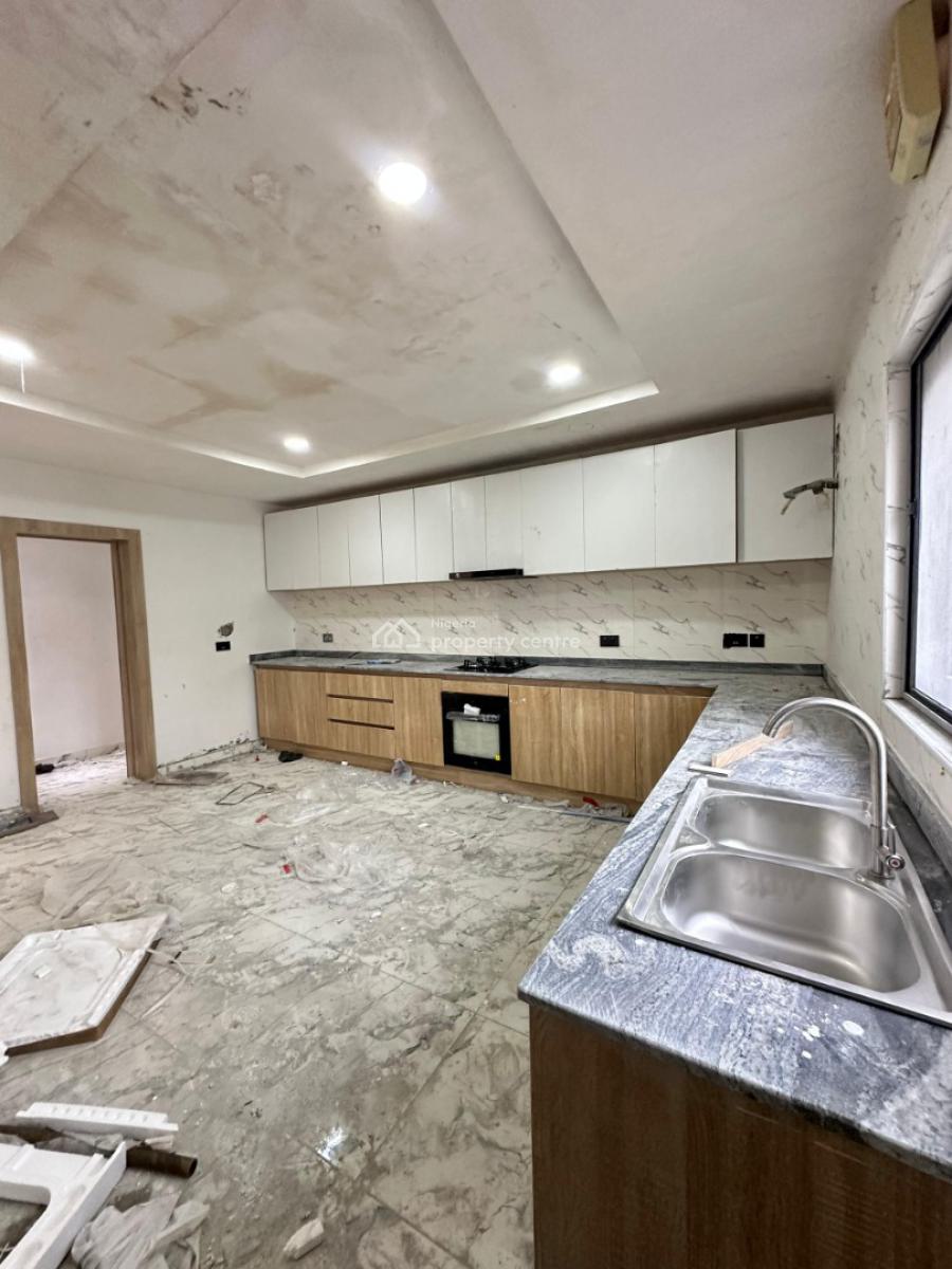 3bedroom Penthouse with Gym and Swimming Pool, Lekki Phase 1, Lekki, Lagos, Flat / Apartment for Rent