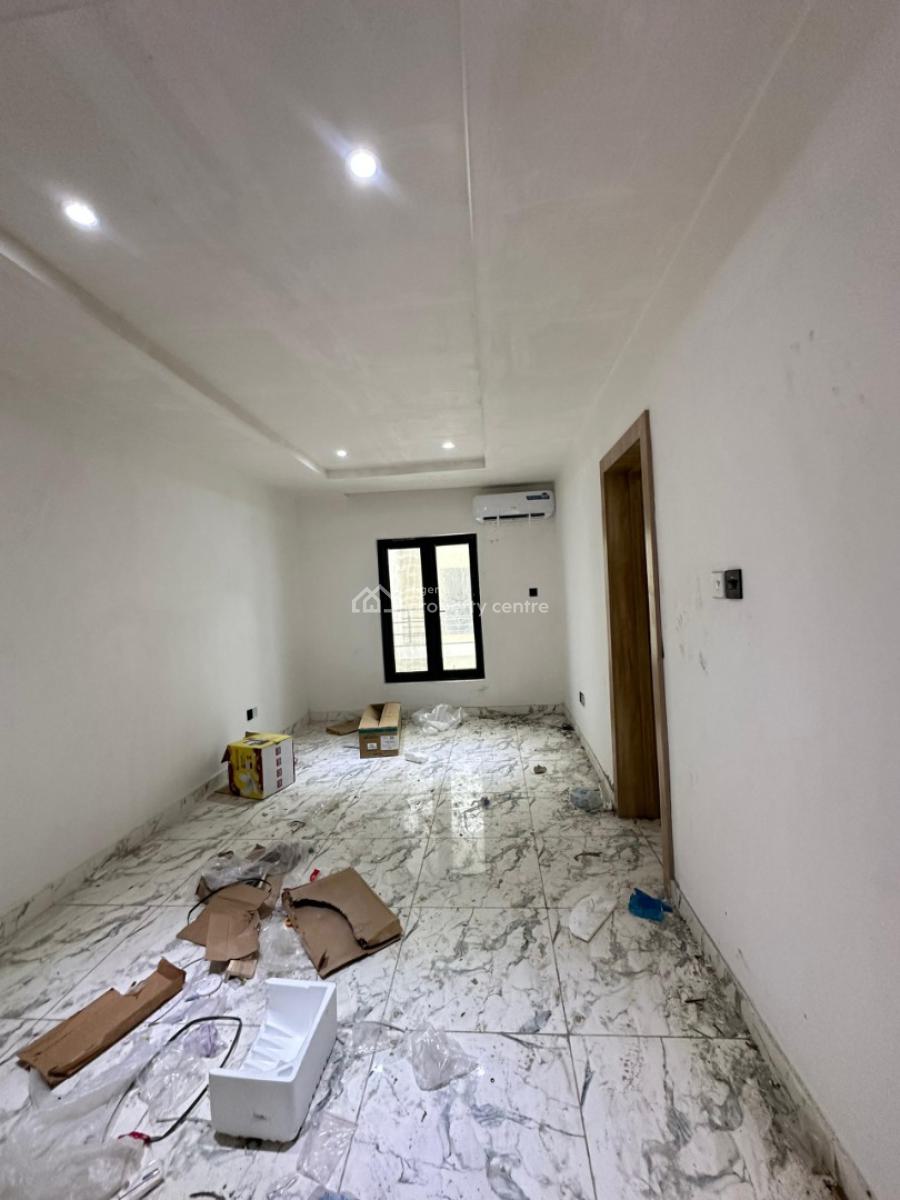 3bedroom Penthouse with Gym and Swimming Pool, Lekki Phase 1, Lekki, Lagos, Flat / Apartment for Rent