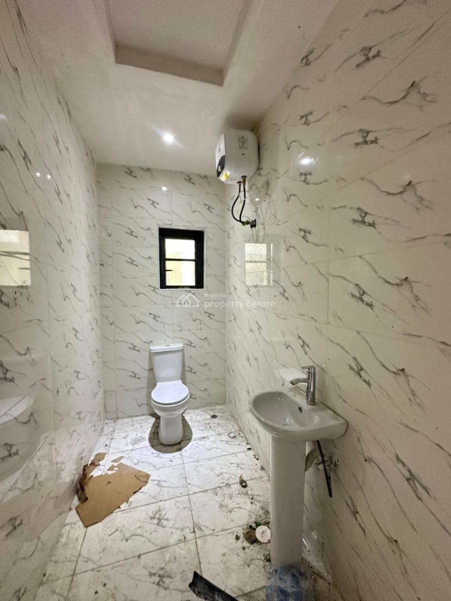 3bedroom Penthouse with Gym and Swimming Pool, Lekki Phase 1, Lekki, Lagos, Flat / Apartment for Rent