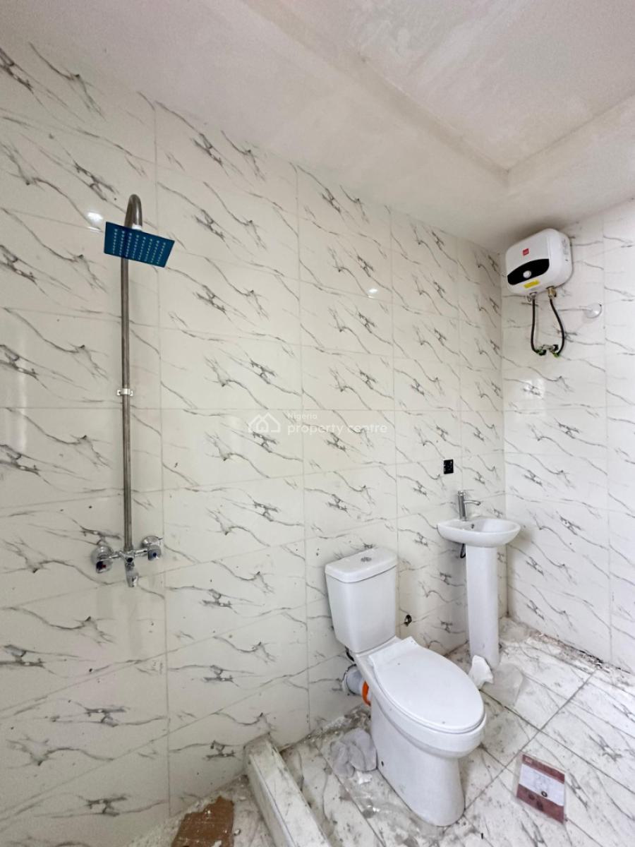 3bedroom Penthouse with Gym and Swimming Pool, Lekki Phase 1, Lekki, Lagos, Flat / Apartment for Rent